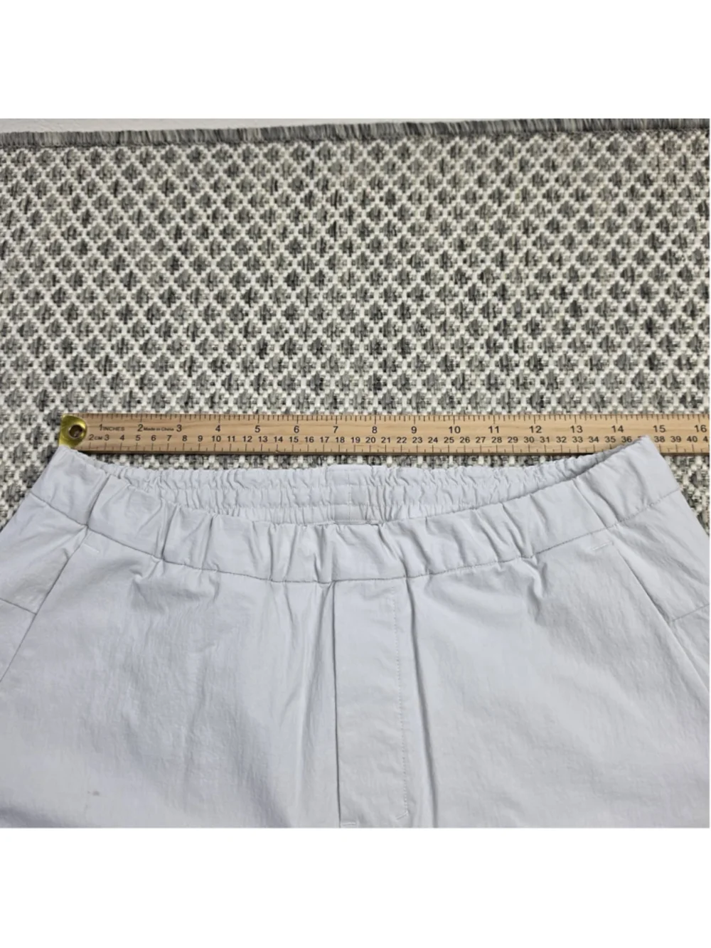 Lululemon LAB Mens M Gray Track Pants M Joggers LM5AITS Find The Answers
